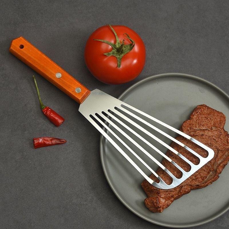 Stainless Steel Fish Frying Shovel With Wooden Handle Fan-shaped Shovel Household High-temperature Shovel Outdoor Tableware