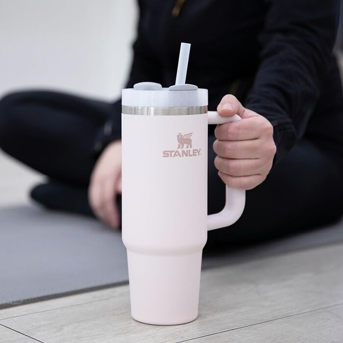 Stanley Slim Vacuum Quencher Water (STANLEY) H2.0 Bottle, 0.88L, 10-10827-613 (Cream/FF)