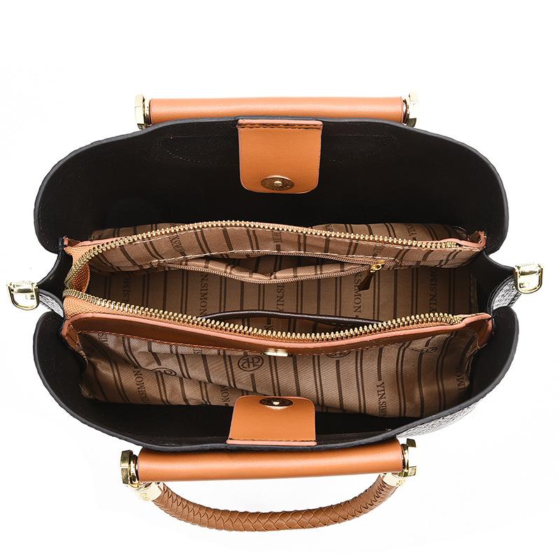 Autumn and Winter Women's Handbag Large Capacity Bag 2025 New Fashion Shoulder Messenger Bag