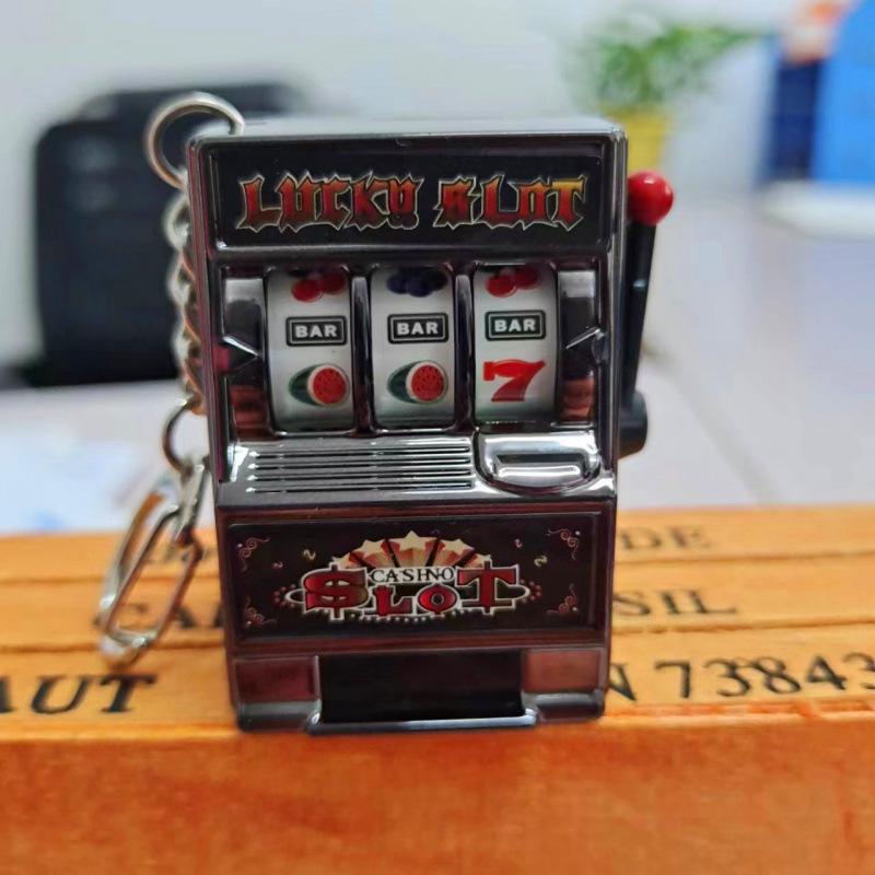 Mini Chaveiro de Jogo de Girar Frutas Desenho Animado: Brinquedo de Sorteio Balançante