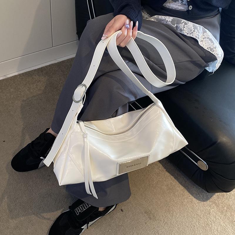 Korean Ins Trend Versatile Underarm Bag Female College Students Class Commuter Shoulder Bag 2025 New Niche Fashion