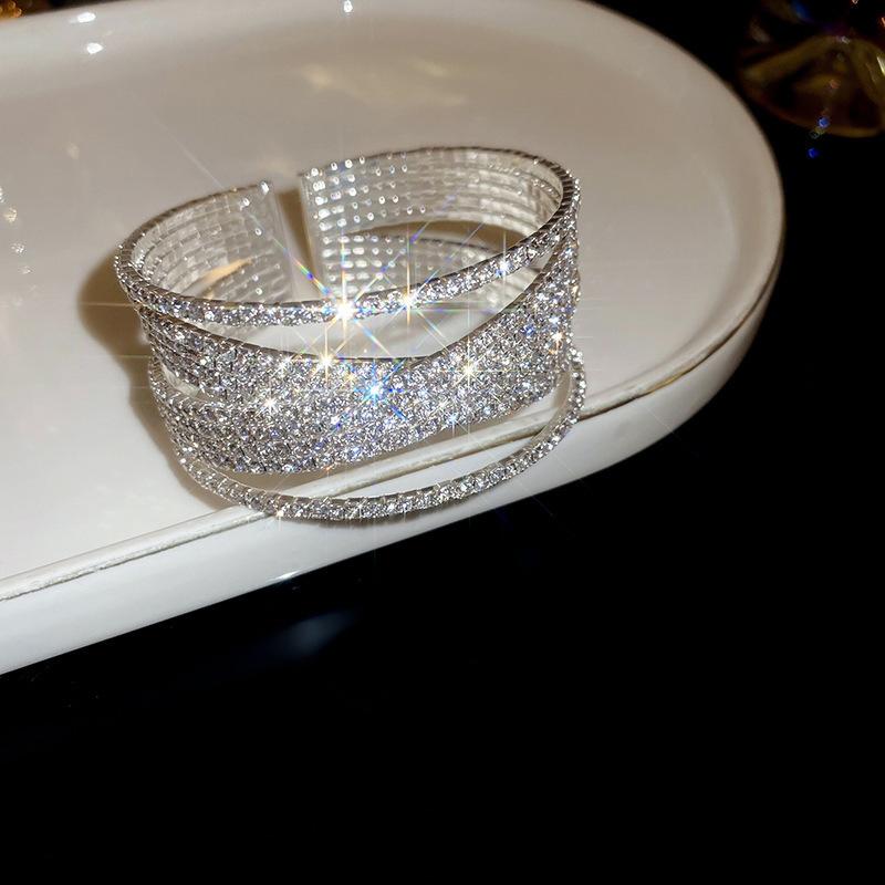 European and American diamond-encrusted flower hollow bracelet light luxury bracelet exquisite jewelry