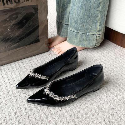 Feel Doudou Shoes Spring and Autumn Pointed Head Small Soft-soled Rhinestones with Skirts Patent Leather Flat-soled Single Shoes