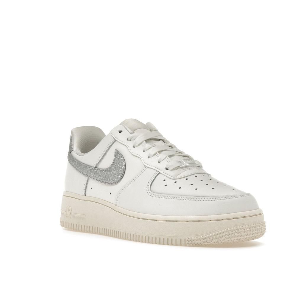 Nike Women's Air Force 1 Low Summit White Metallic Silver DQ7569-100