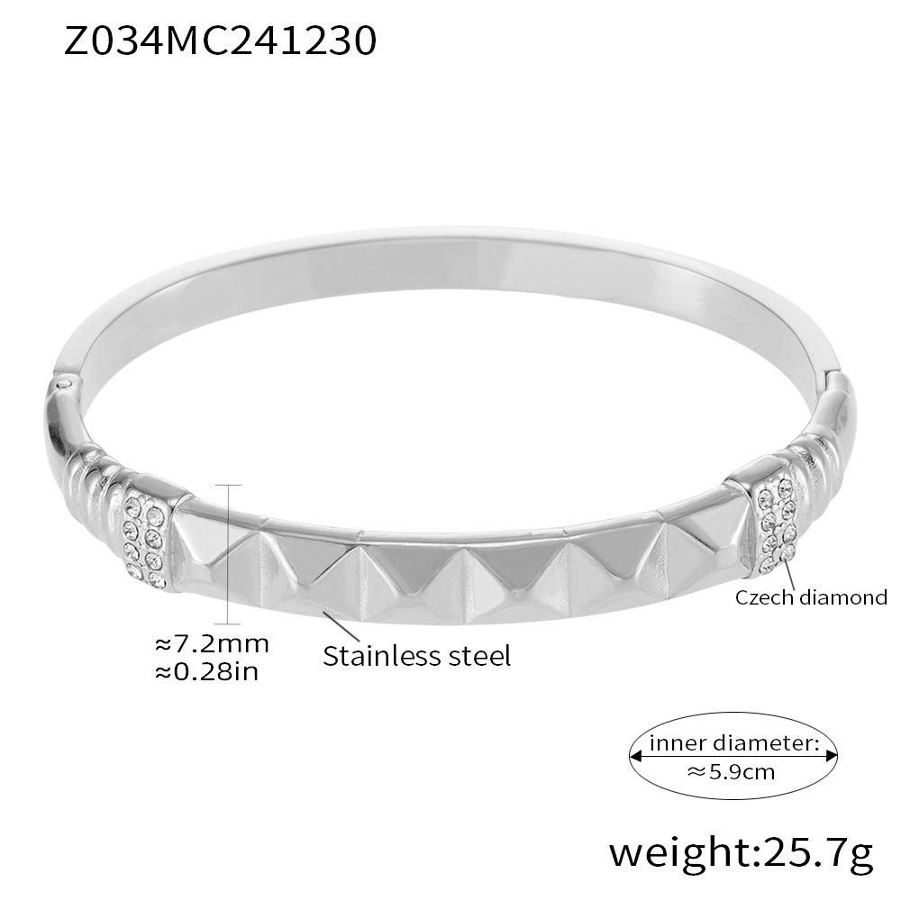 Qiong Yao 18K Gold PVD Titanium Steel Luxury Bracelet Set
