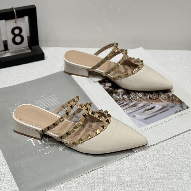 French pointed rivets with skirt cool slippers women's 2025 summer new wear thick heel patent leather bag head half slippers