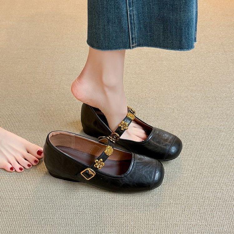 French Mary Jane single shoes autumn new one-word square head small fragrant wind shallow mouth retro inner height-increasing leather shoes