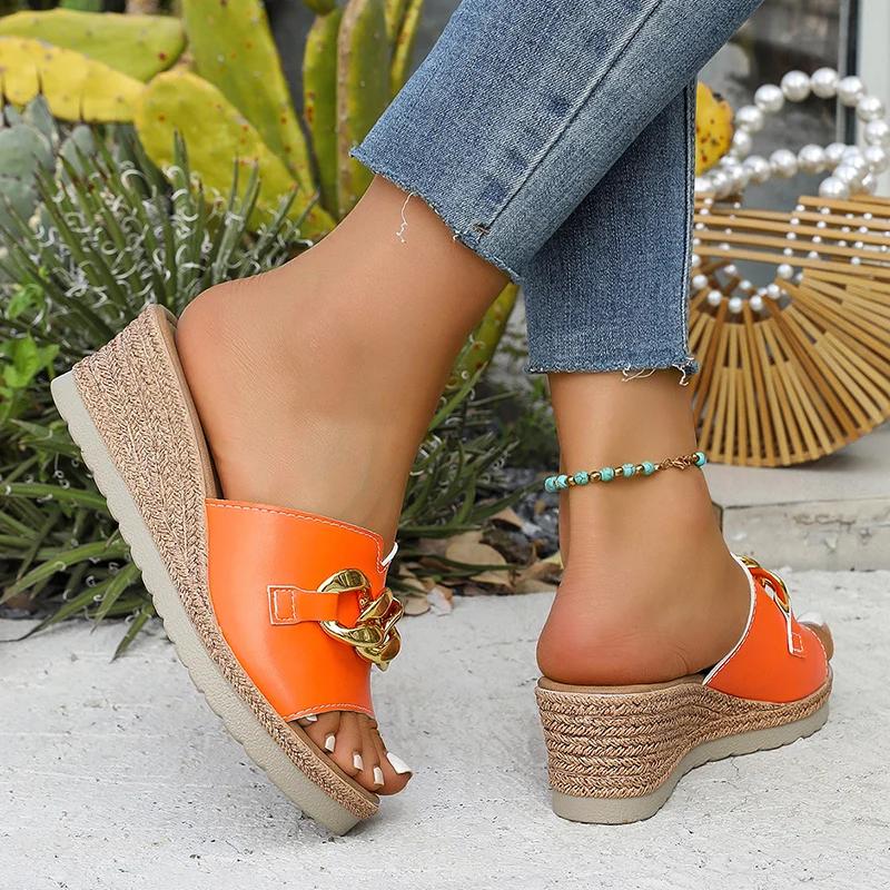 Fashion Fashion Chain Decor Wedge Heel Slippers for Women 2025 Summer Comfort Non Slip Beach Sandals Woman PU Leather Platform Slippers