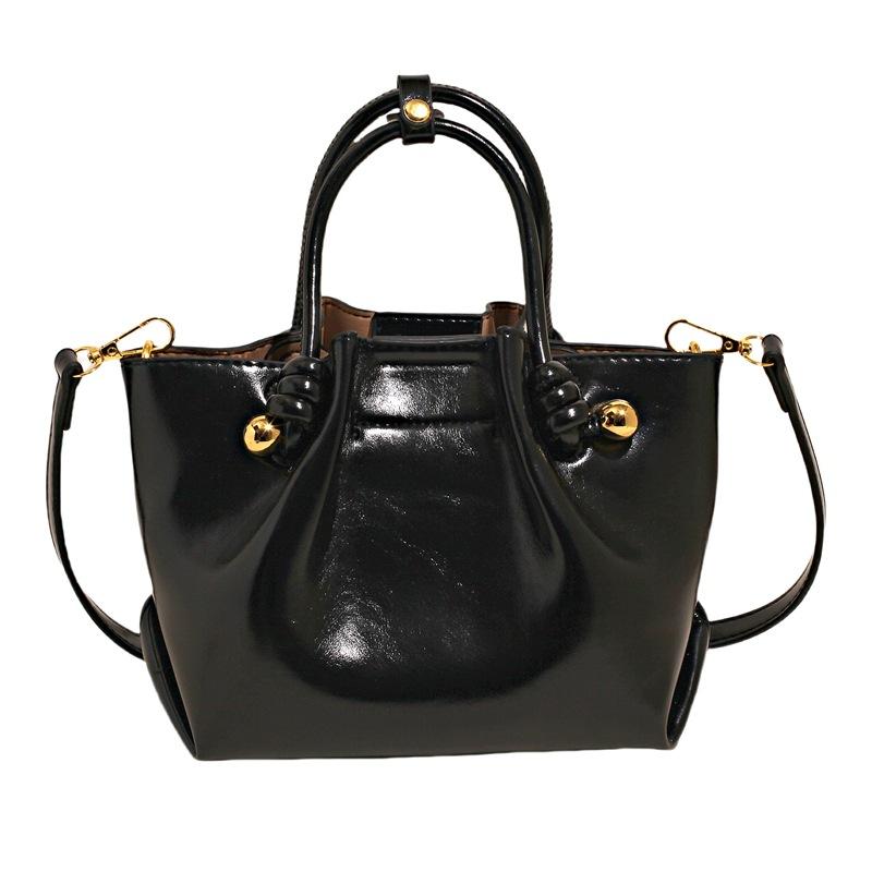 Handheld Bucket Bag Women's New Fashion Versatile Commuter Shoulder Messenger Bag