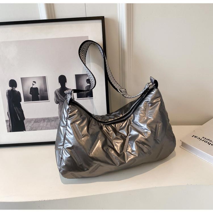 Stylish Winter Large Capacity Cotton Coat 2023 Solid Color Down Bag Street Fashion Tote Bag Ladies Crossbody Bag