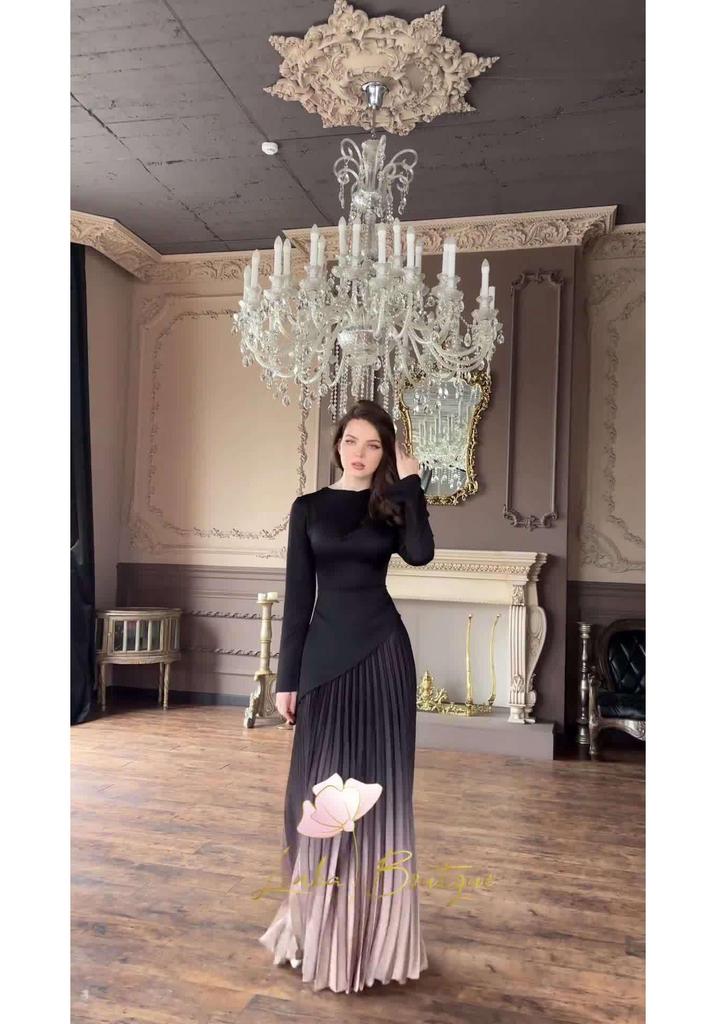2024 Autumn Gradient Tie-dye Slimming Pleated Long Dress for Women