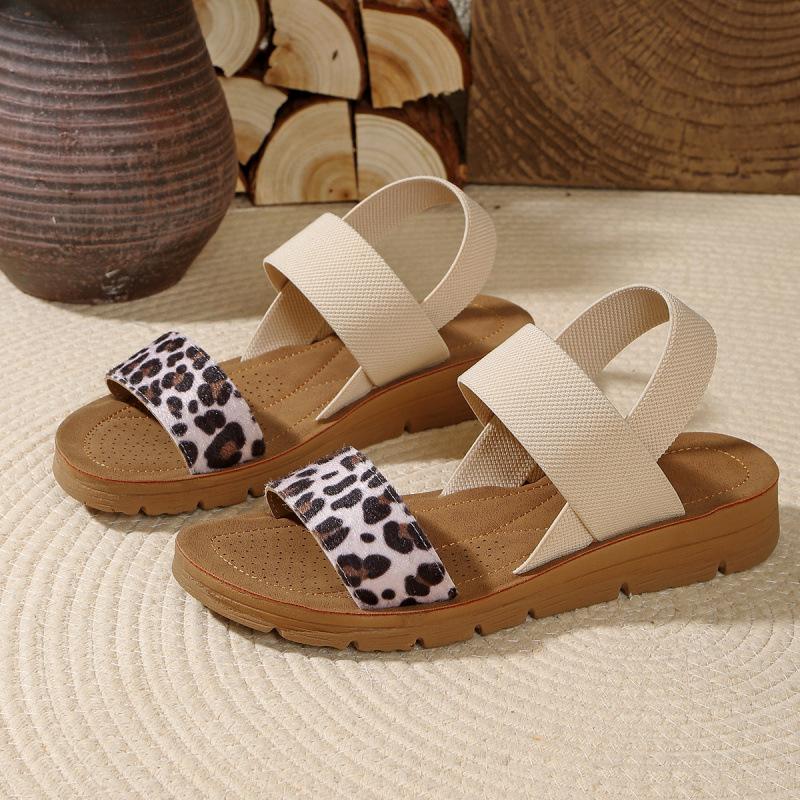 Large size lightweight and comfortable soft-soled sports sandals women's casual wear-resistant and non-slip flat sandals