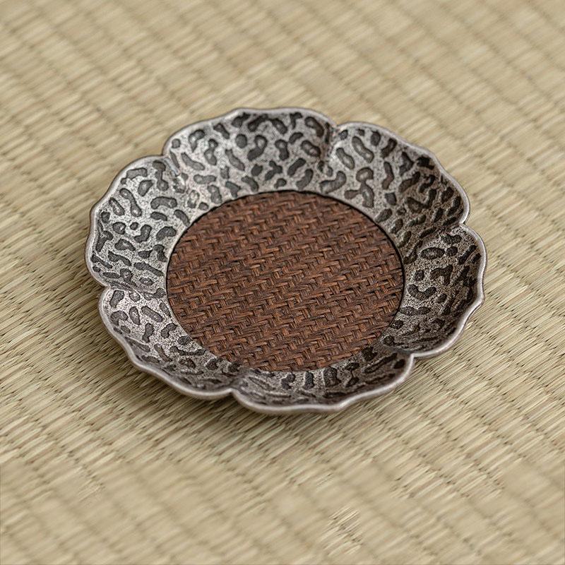 Weaved lotus tea cup coaster, vintage alloy coaster, heat-resistant tea cup coaster, suitable for home and office use
