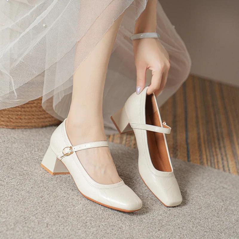 

Мода Женщины Новая Квадратная Голова Однотонный Большой Мелкий Вырез Плоская Пуговица Ремешок Яркая Кожа Лицо Женские Туфли на Высоком Каблуке Одинарные 4 41 белый