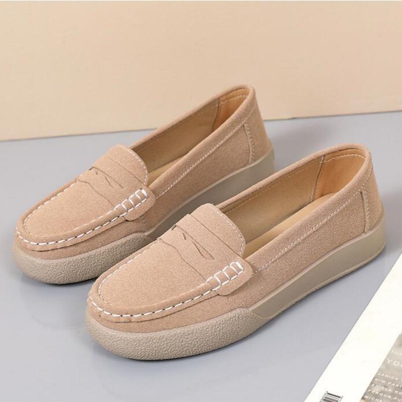 The new women's loafers are comfortable and lightweight. Women's spring and autumn casual leather shoes, flat shoes, large size