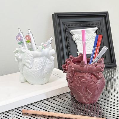 Portapenne a Forma di Cuore Umano Piccolo Organo Modello Anatomico Realistico 3D Organizzatore da Scrivania per Pennelli da Trucco Penne