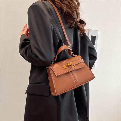 Damen Vintage PU Leder Umhängetasche - Retro Quadratische Schulterhandtasche mit Abnehmbarem Riemen Dekorativem Verschluss für Arbeit Täglichen Gebrauch