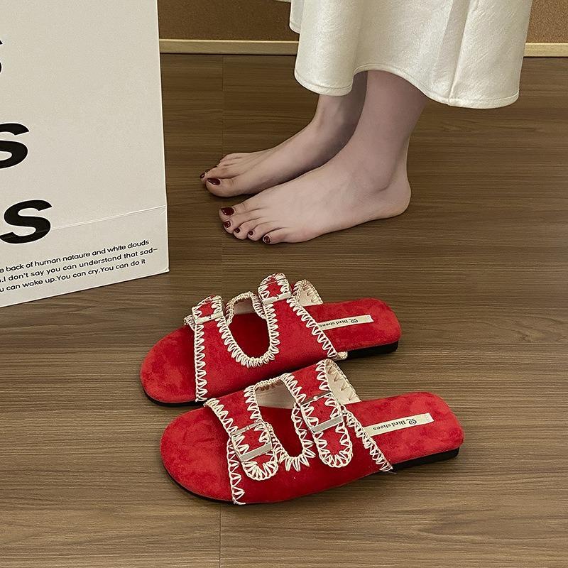 Flat-bottomed fashion outer wear belt buckle cool slippers women's shoes new summer outer wear yellow beach sandals