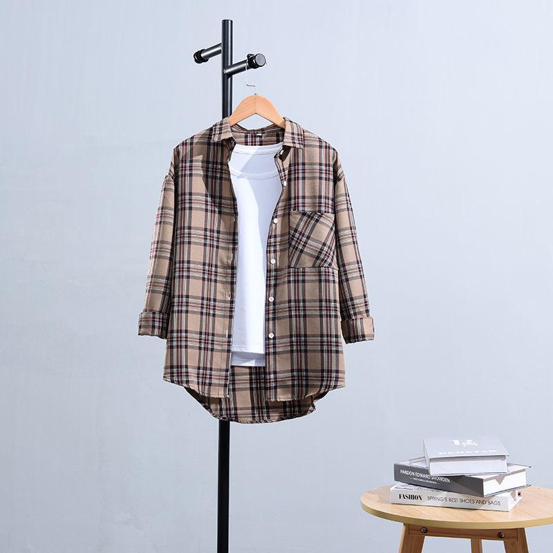 Trendiges kariertes Hemd für Damen, locker sitzend und stilvoll schlank machend mit Vintage-Hongkong-Flair, ideal für Frühling/Herbst