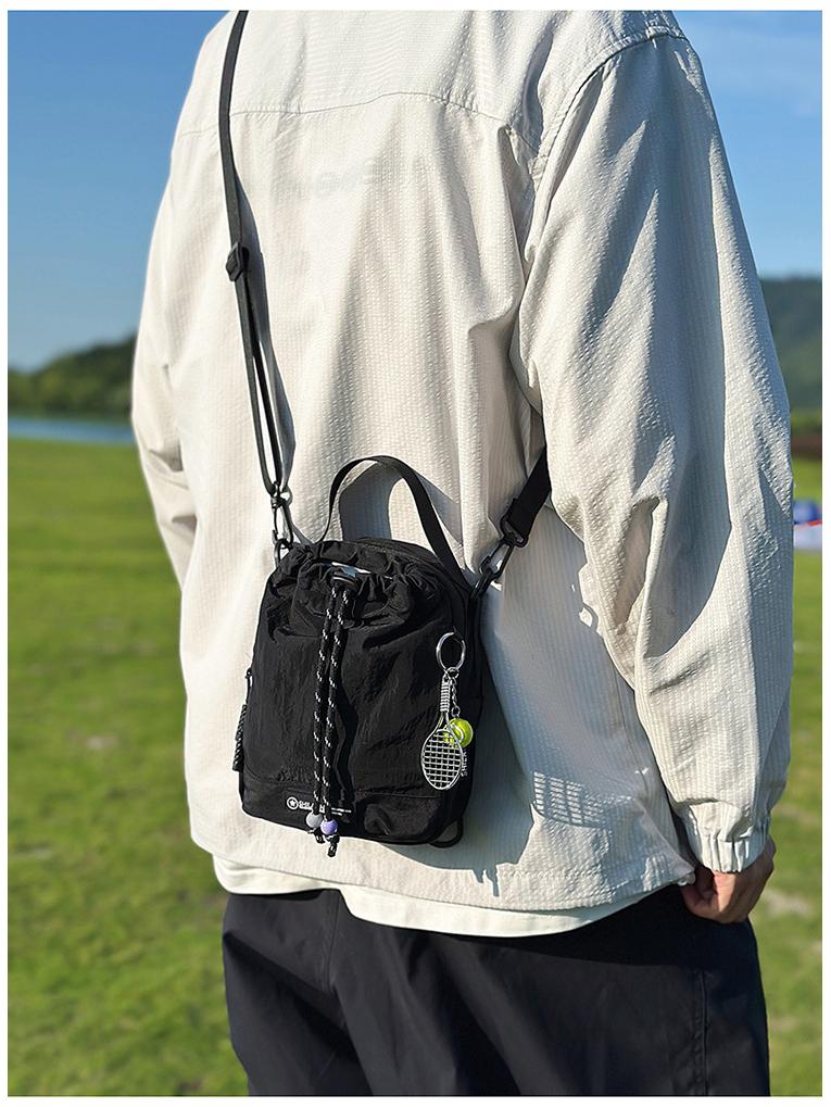 Leichte Umhängetasche für Wasserflasche und Handy zum Wandern - Unisex Sportrucksack