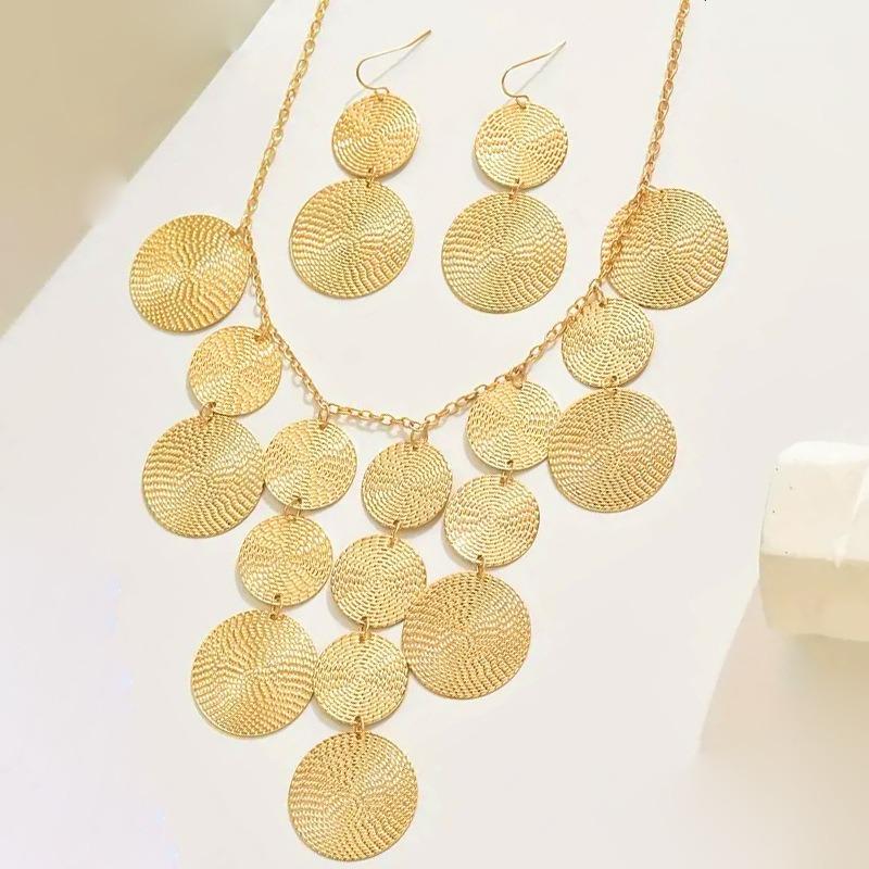 Retro Fashion Earrings Necklace Set Exaggerated Jewelry Beating Pattern Disc Simple