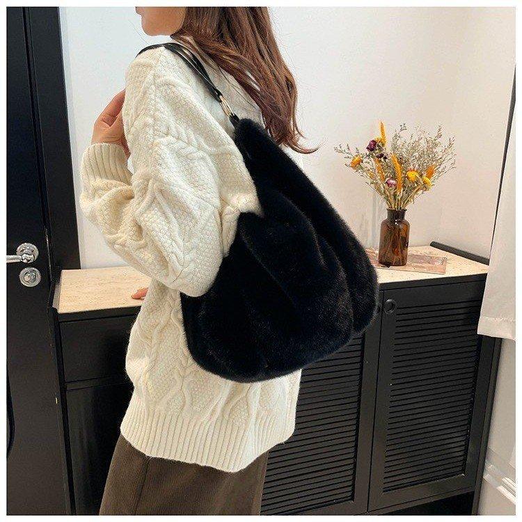 New fashion underarm bag women's trendy versatile handbag plush dumpling bag trendy women's bag casual shoulder bag