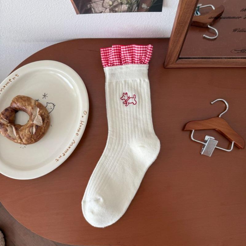 

College-style Autumn and Winter Checkered Lace Mid-calf Women s Socks Embroidered on A Dog s Outerwear Patchwork Long Socks 1 pair белый