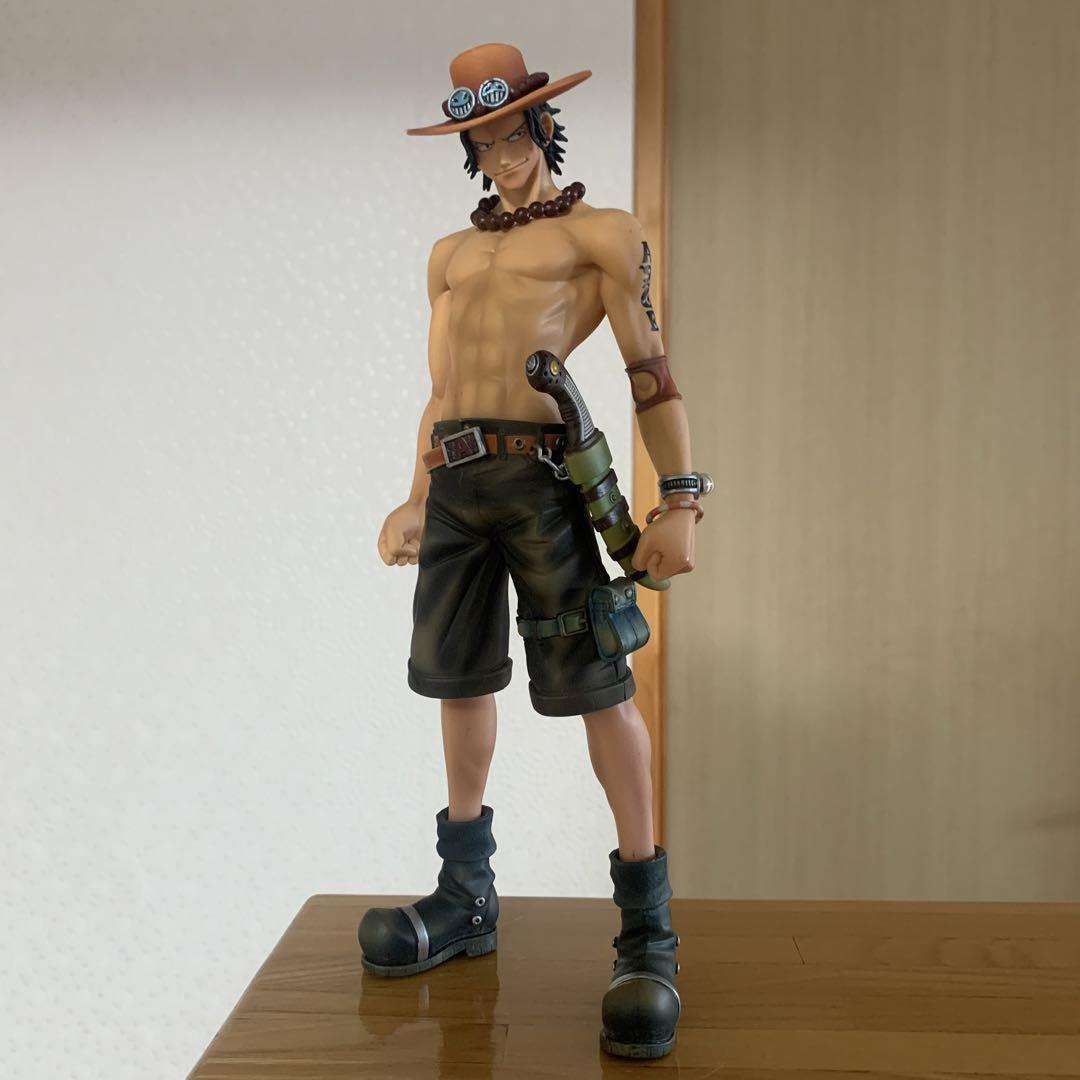 

[USED] Ace One Piece Figure