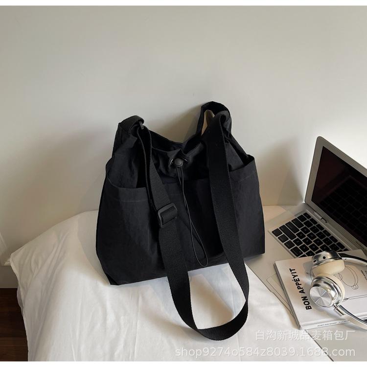 New Fashion Drawstring Shoulder Women's Bag Internet Celebrity Pleated Nylon Messenger Bag Korean Version Niche Casual Literary Tote Bag