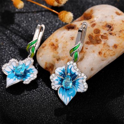 Huitan Vintage Enamel Flower Earrings Aesthetic Blue Floral Green Leaf Design Elegant Women's Dangle Earrings New Jewelry Party