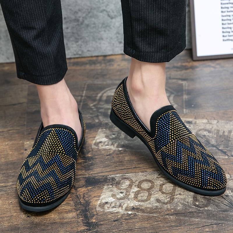 2024 New Fashion Dress Shoes for Men Rivet Rhinestone Business Black Party Wedding Shoes Pointed Toe Flats Driving Shoes Loafers