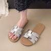 Internet-Berühmtheit weichsohlige coole Hausschuhe Damen tragen 2025 Sommer neue Strandschuhe Feenstil mit Rock flache Sohle Ein-Wort