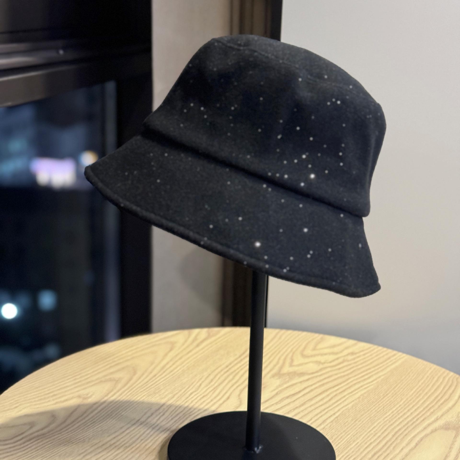 

Новая японская универсальная панама-ведро для женщин, осенняя, подчеркивающая лицо, маленькая панама-ведро, осенняя, большого обхвата головы, простая панама-ведро Adjustable