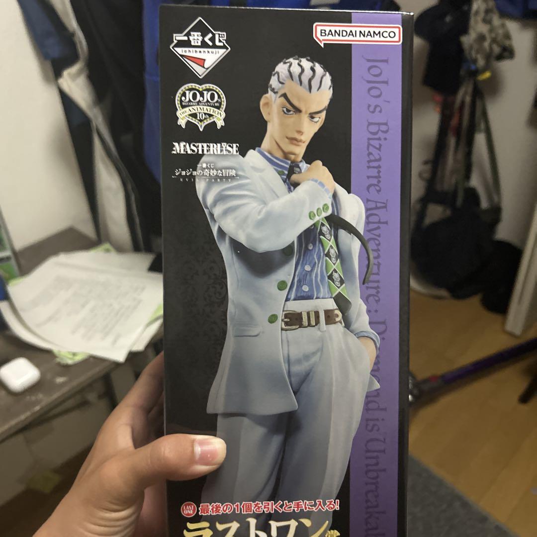 

[USED] Kira Yoshikage figure