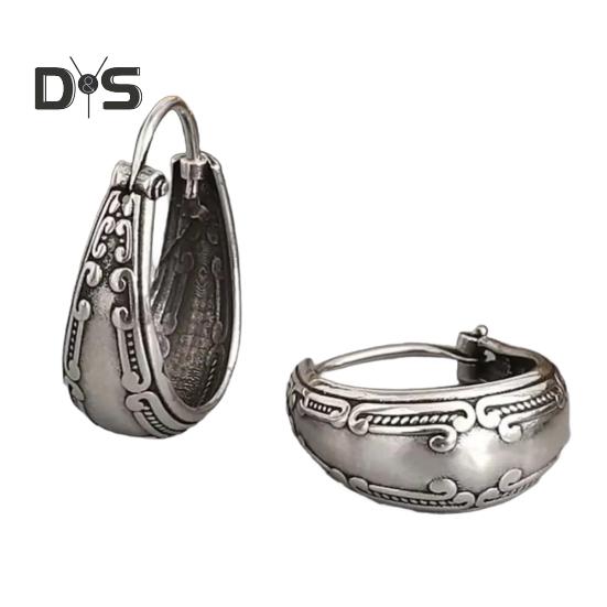 1 pár dámských etnických náušnic Vintage gravírované leštěné slitiny ve tvaru písmene C Lehké kruhové náušnice Denní seznamka Cestovní závěsné náušnice