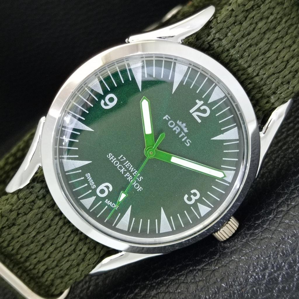 HAND-WINDING VINTAGE SWISS MENS REFURBISHED GREEN COLOR DIAL WATCH a700984-5 R205a-a700984