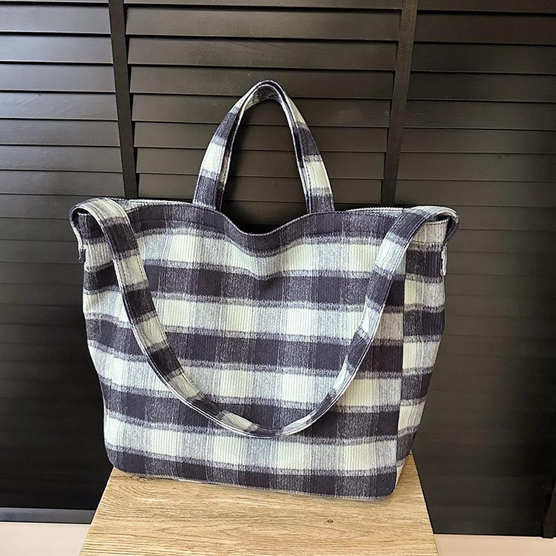 Tide Large-capacity Literary and Simple Lattice 2025 New Fashion Foreign Light Commuter Flannel Single Shoulder Tote Women's Bag