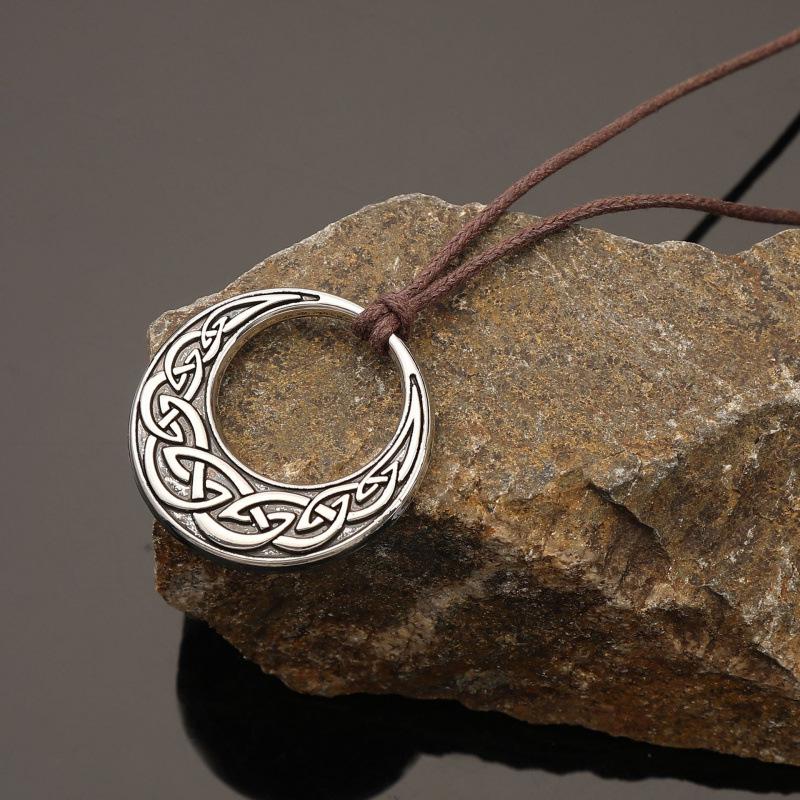 Popular Retro Viking Celtic Knot Pendant Necklace with Adjustable PU Leather - Norwegian Style Party Accessory
