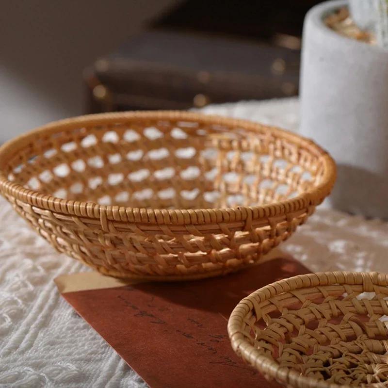 2025 New Japanese Hand-Woven Hollow Fruit Snack Storage Basket Rattan Bread Basket Food Serving Platter Tray For Dinner Parties