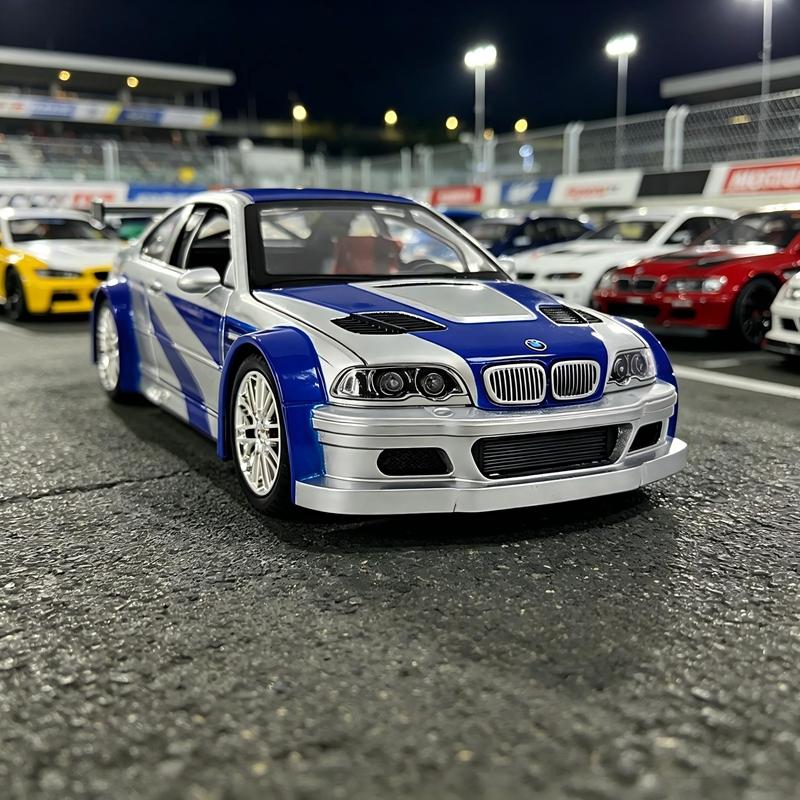 1:24 Simulations-BMW M3 GTR Legierungs-Supercar-Modell mit Ton- und Lichtdämpfung, regenerativer Lenkung und Automobil-Ornamenten