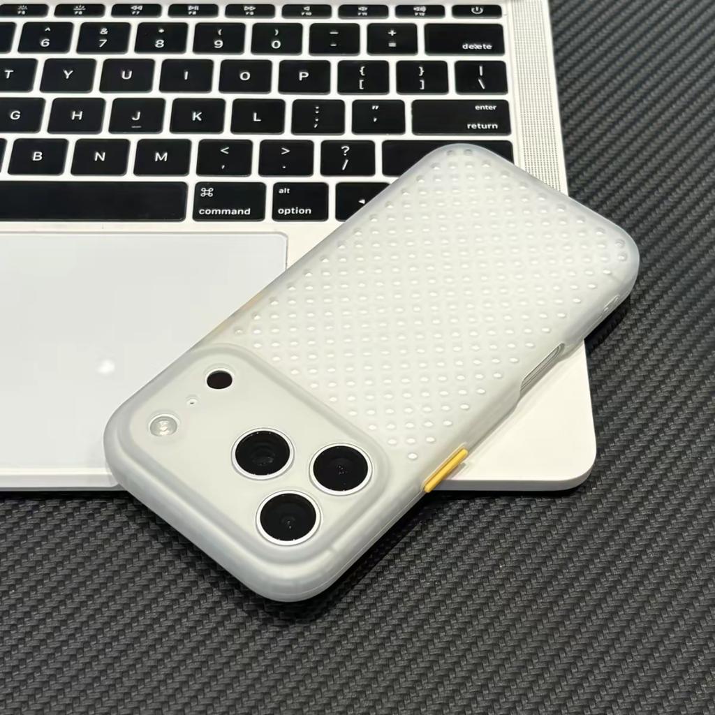 Ins Honeycomb Heat Dissipation Mesh Shell Is Suitable for Apple 17Pro Transparent Mobile Phone Case iPhone16/15/14 Matte 13