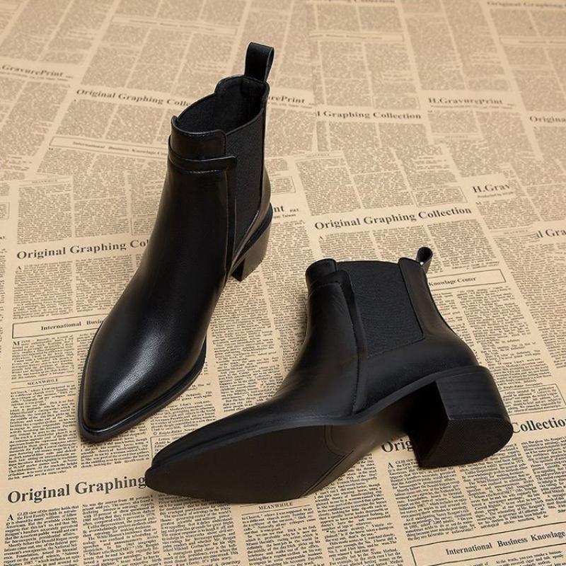 2026 New Women's Chelsea Boots for Autumn/Winter - Pointed Toe Ankle Boots, Leather Mid-Heel Pumps, French Retro Short Boots