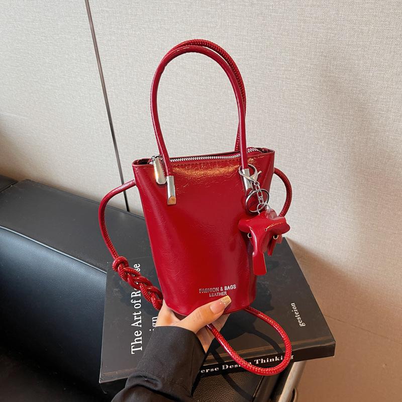 

High-end niche bucket bag versatile women s bag new popular fashion shoulder messenger bag Korean simple handbag 15*8*17