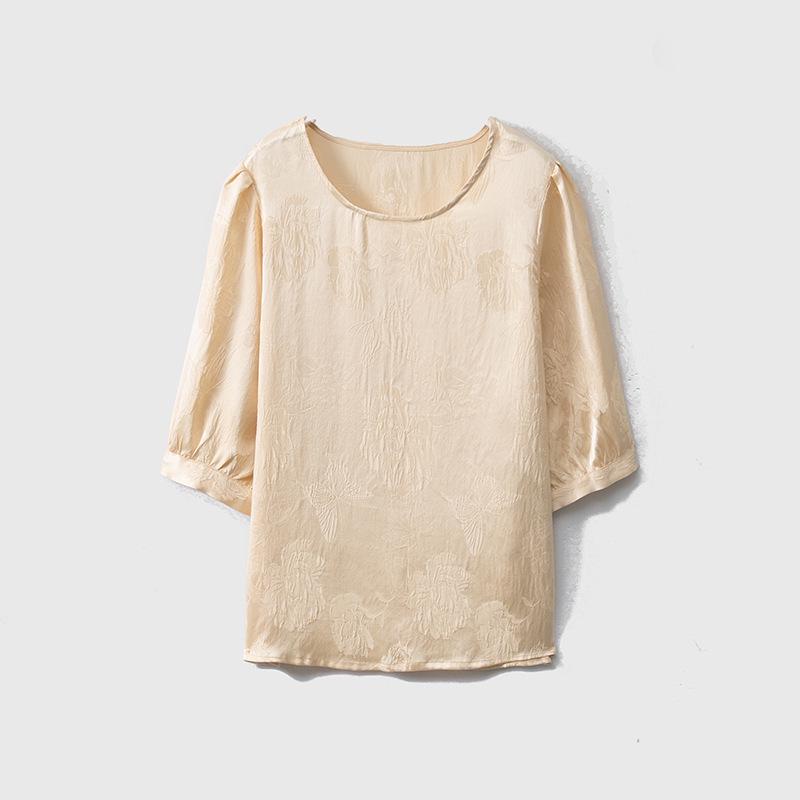 

Silk Crepe Jacquard Round Neck Blouse with Three-Quarter Sleeves (2024) L абрикосовий