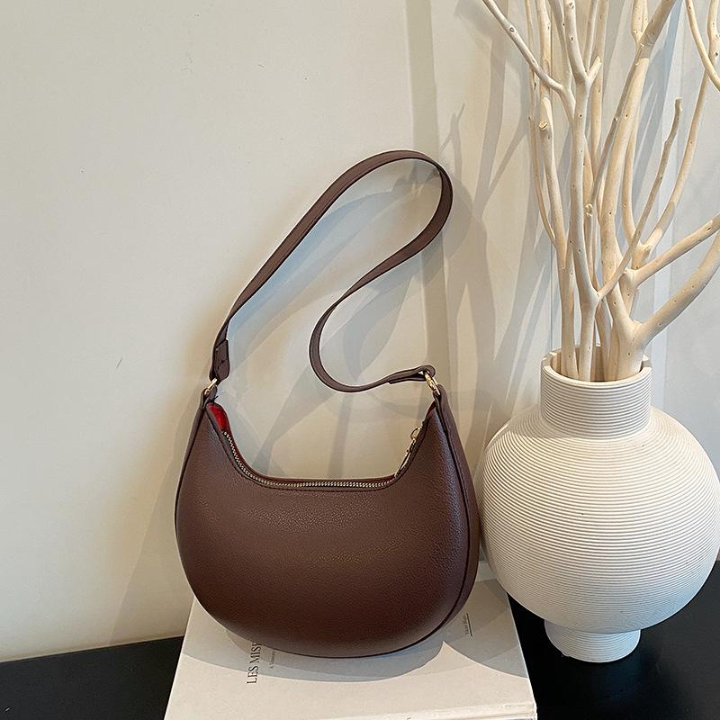 French small-scale backpack trend - simple and fashionable shoulder bag with an underarm strap