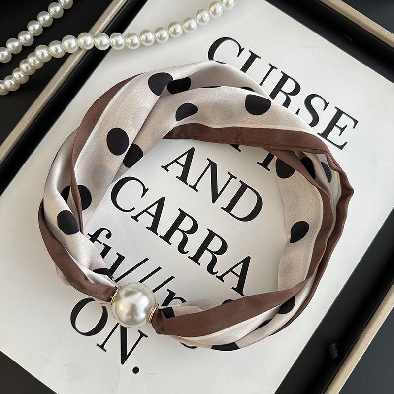 Pearl necklace women's magnetic buckle silk scarf high-end spring and summer new niche wear printed silk scarf scarf