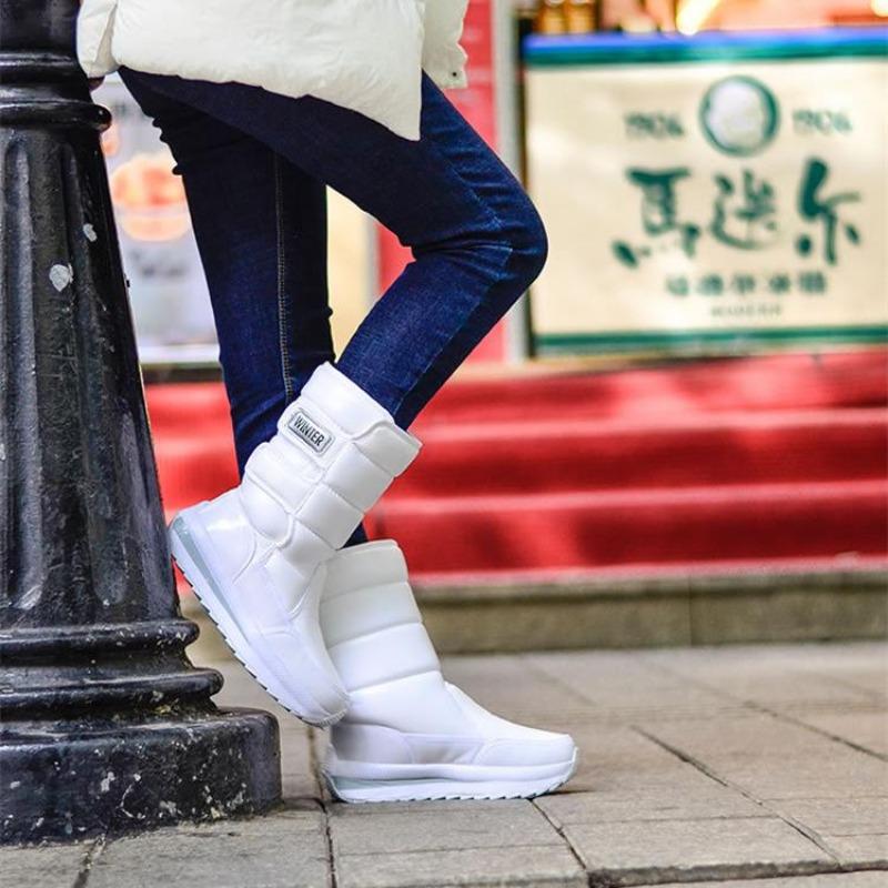 Fashionable Winter Snow Boots Thickened Warm Boots Women's Cotton Shoes Middle Tube Leisure Waterproof and Anti-skid