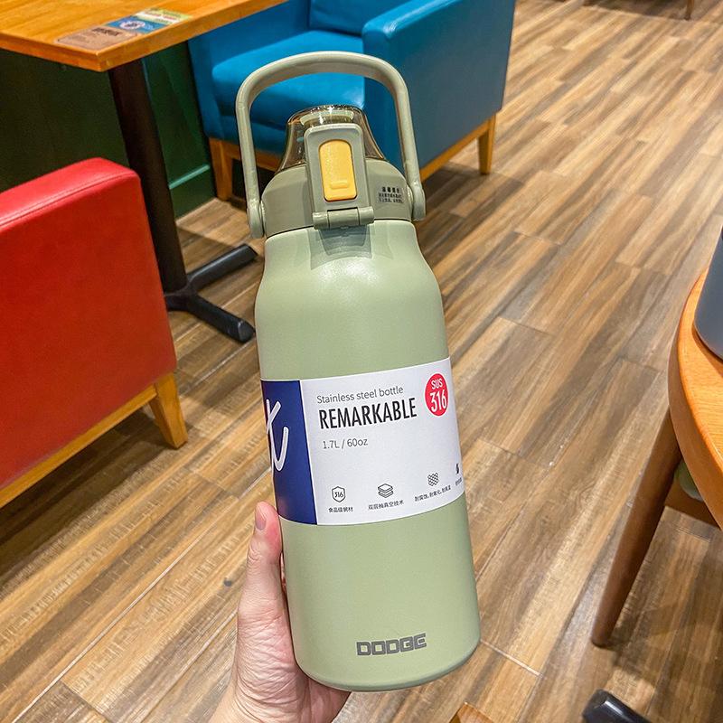 

Чашка-термос с соломинкой Мужской большой емкости из нержавеющей стали Термальная бутылка для воды Женский уличный портативный спортивный чайник для фитнеса 1.3L