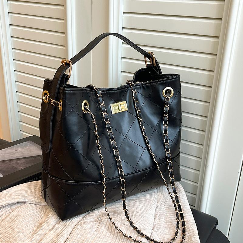 Niche Design High-end Women's Bags Large-capacity Fashionable Portable Bucket Bags Autumn and Winter New Korean Version Retro Armpit Bags