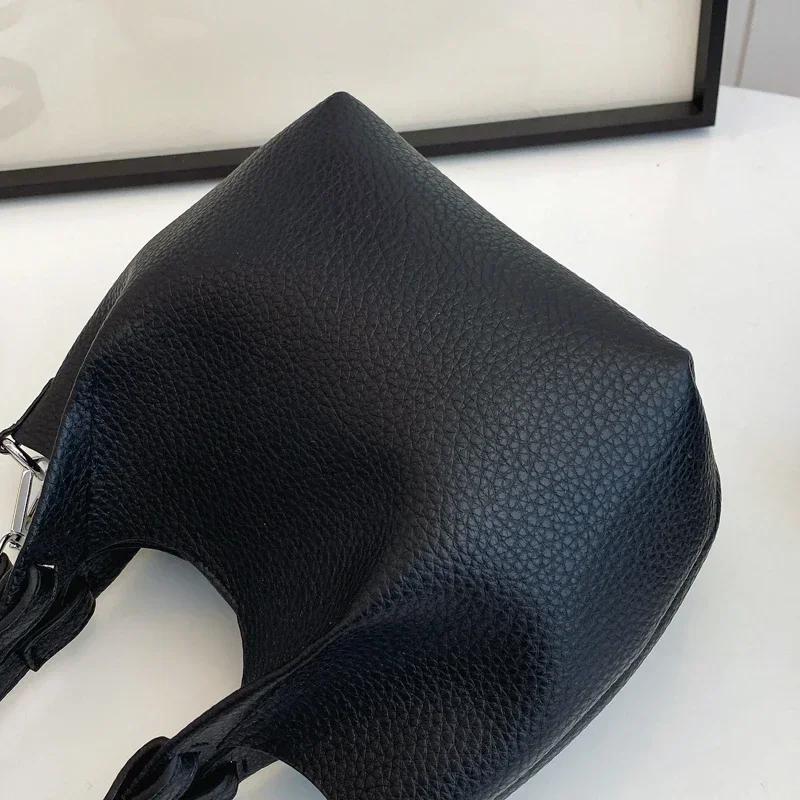 Women's Crossbody Bag Large Capacity New Versatile Autumn and Winter Elegant and Sophisticated Water Bucket Bag